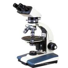 Microscopio binocular digital de la polarización con la pieza de prueba